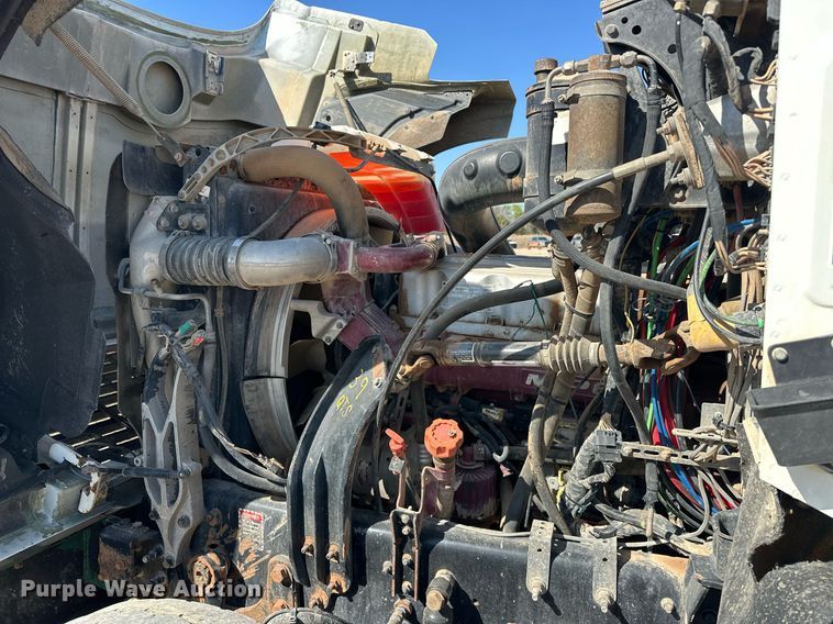 image for item EJ8567 2012 Mack CHU613 semi truck