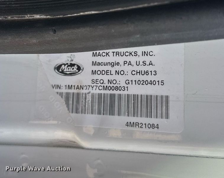 image for item EJ8567 2012 Mack CHU613 semi truck