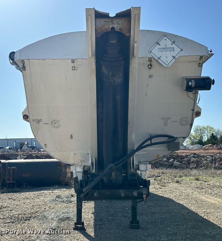 image for item EJ8568 2000 Manac 46238120 end dump trailer