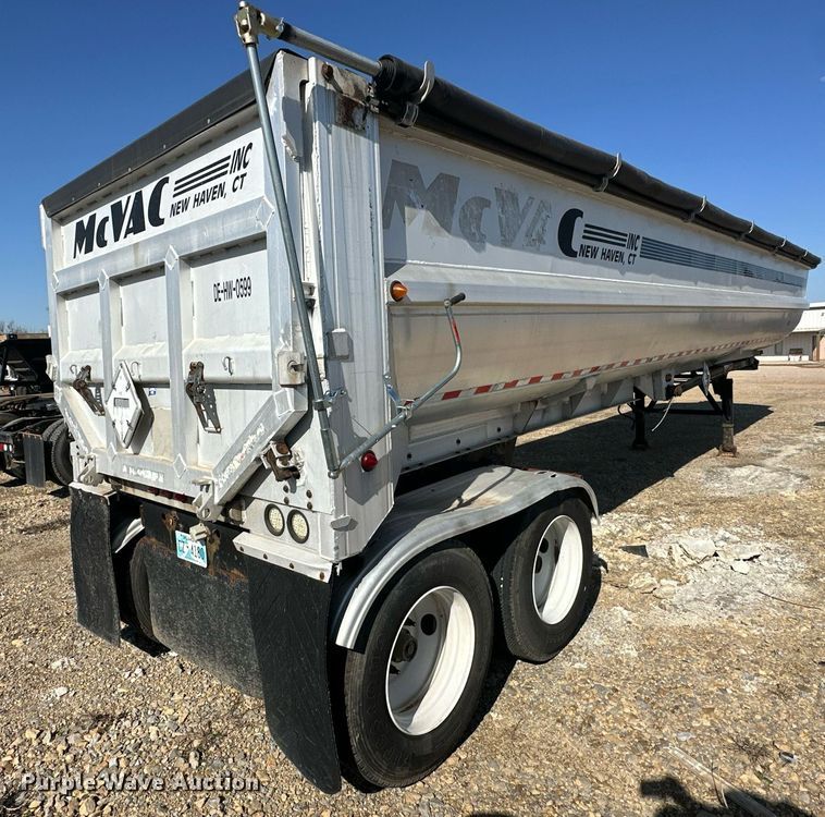 image for item EJ8568 2000 Manac 46238120 end dump trailer