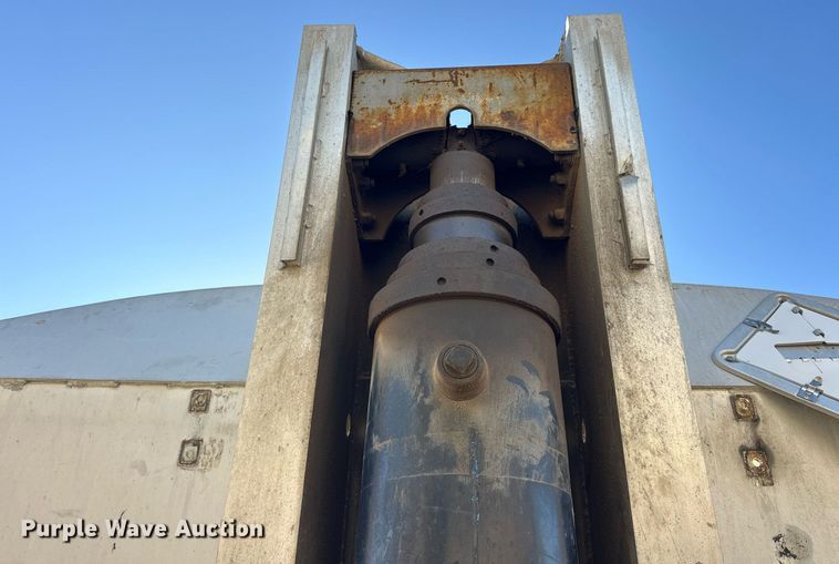 image for item EJ8568 2000 Manac 46238120 end dump trailer