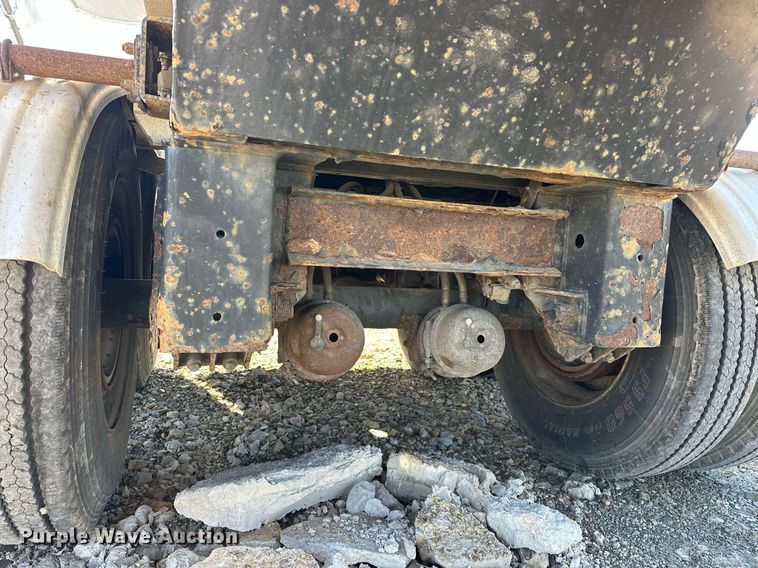 image for item EJ8568 2000 Manac 46238120 end dump trailer