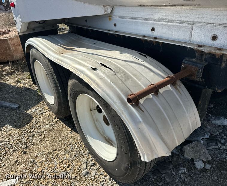 image for item EJ8568 2000 Manac 46238120 end dump trailer