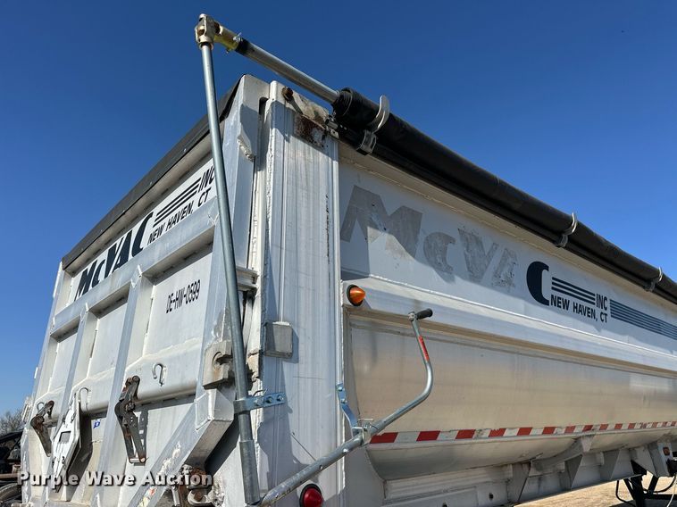 image for item EJ8568 2000 Manac 46238120 end dump trailer