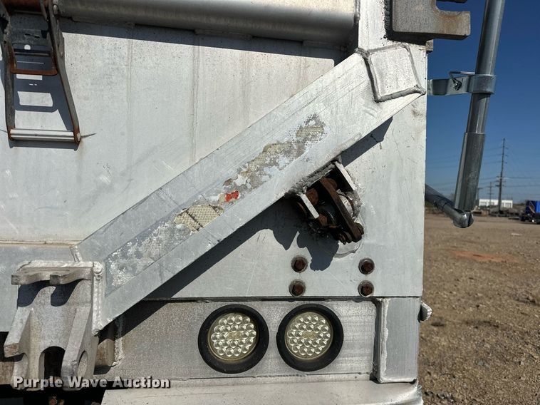 image for item EJ8568 2000 Manac 46238120 end dump trailer