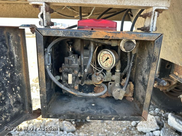 image for item EJ8568 2000 Manac 46238120 end dump trailer