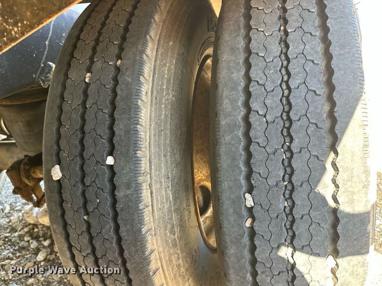 image for item EJ8568 2000 Manac 46238120 end dump trailer