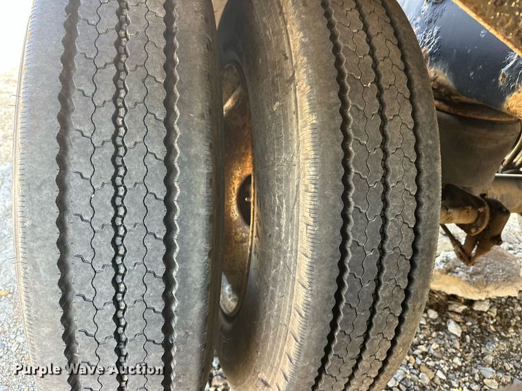 image for item EJ8568 2000 Manac 46238120 end dump trailer