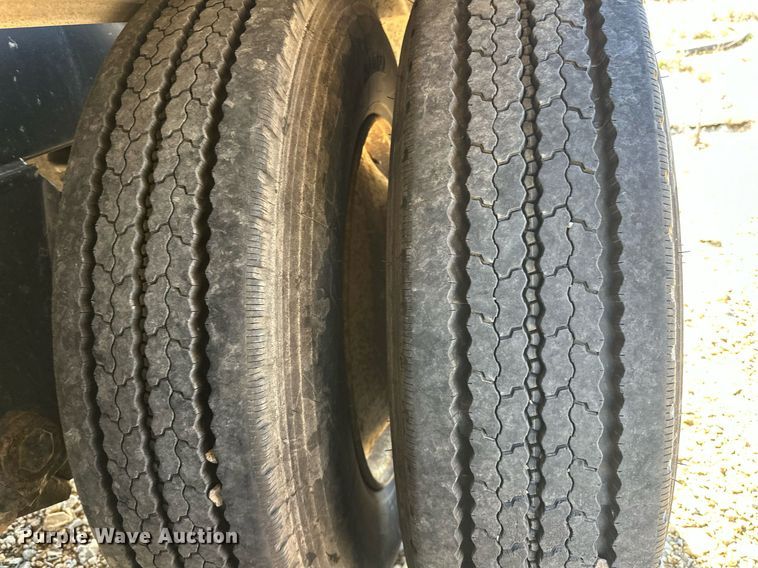 image for item EJ8568 2000 Manac 46238120 end dump trailer