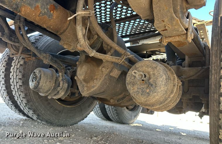 image for item EJ8569 2020 Kenworth T680 semi truck