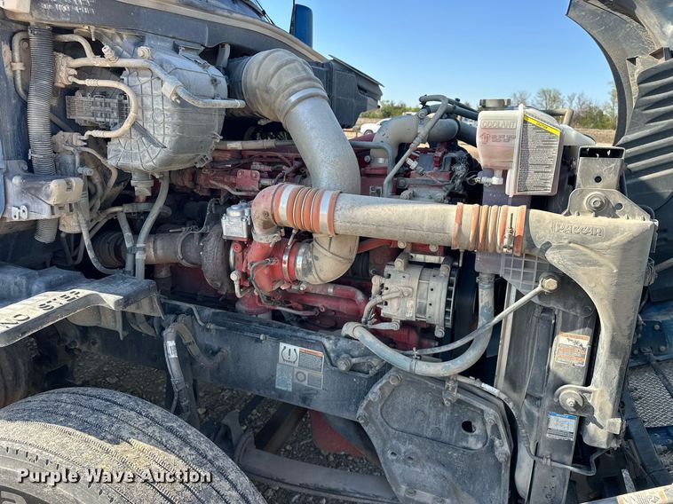 image for item EJ8569 2020 Kenworth T680 semi truck