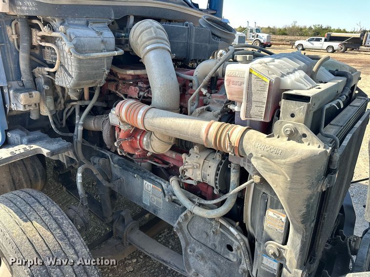 image for item EJ8569 2020 Kenworth T680 semi truck