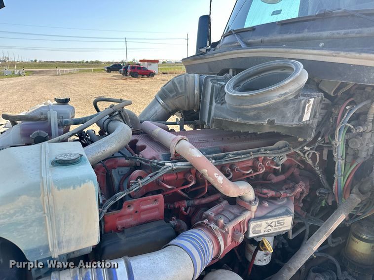 image for item EJ8569 2020 Kenworth T680 semi truck