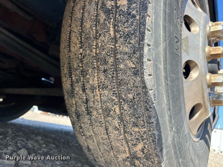 image for item EJ8569 2020 Kenworth T680 semi truck