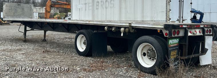 image for item EK2620 2002 Fontaine flatbed trailer