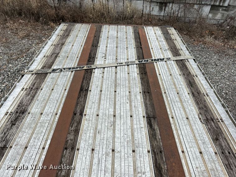 image for item EK2620 2002 Fontaine flatbed trailer