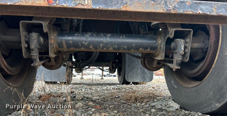 image for item EK2620 2002 Fontaine flatbed trailer