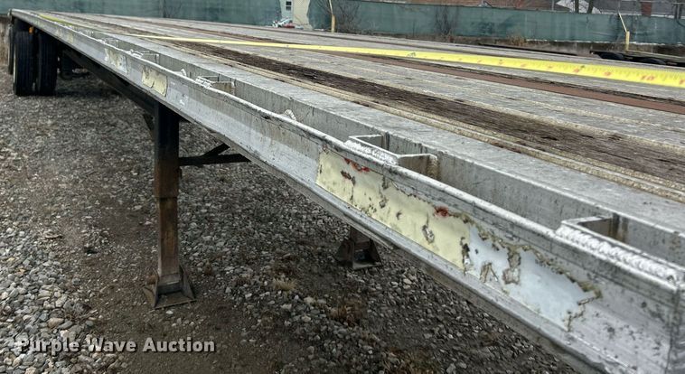 image for item EK2620 2002 Fontaine flatbed trailer