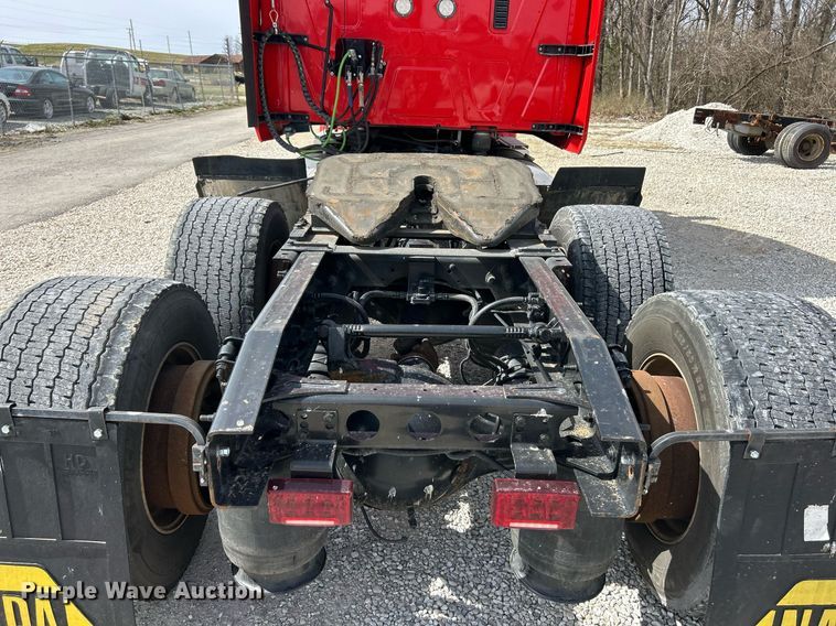 image for item EK2784 2017 International ProStar Plus semi truck