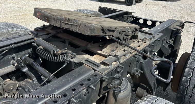 image for item EK2784 2017 International ProStar Plus semi truck