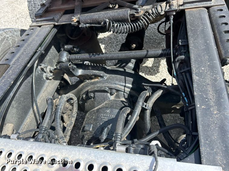 image for item EK2784 2017 International ProStar Plus semi truck