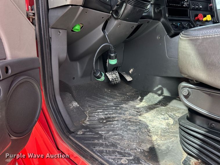 image for item EK2784 2017 International ProStar Plus semi truck