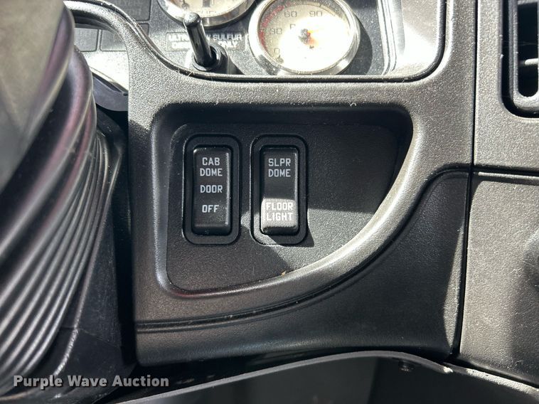 image for item EK2784 2017 International ProStar Plus semi truck