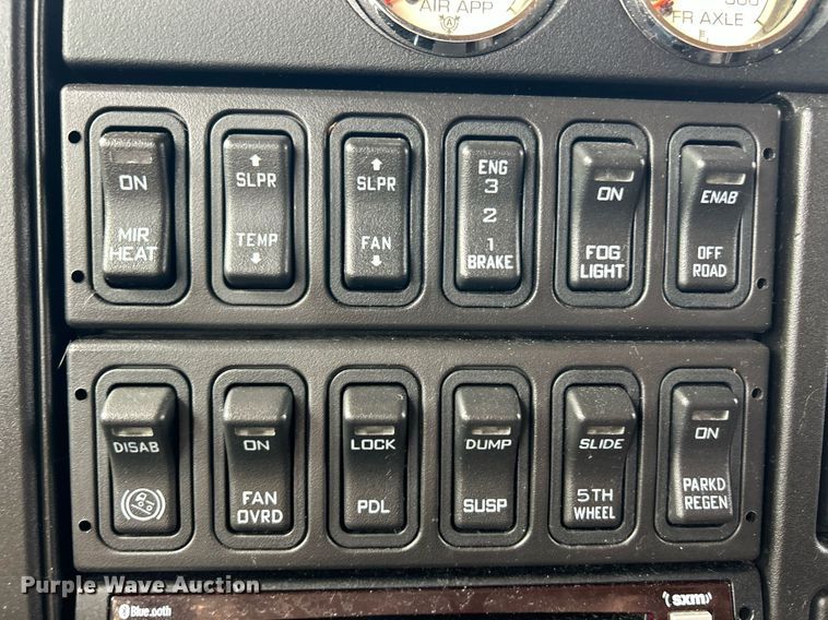 image for item EK2784 2017 International ProStar Plus semi truck