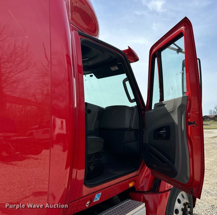 image for item EK2784 2017 International ProStar Plus semi truck