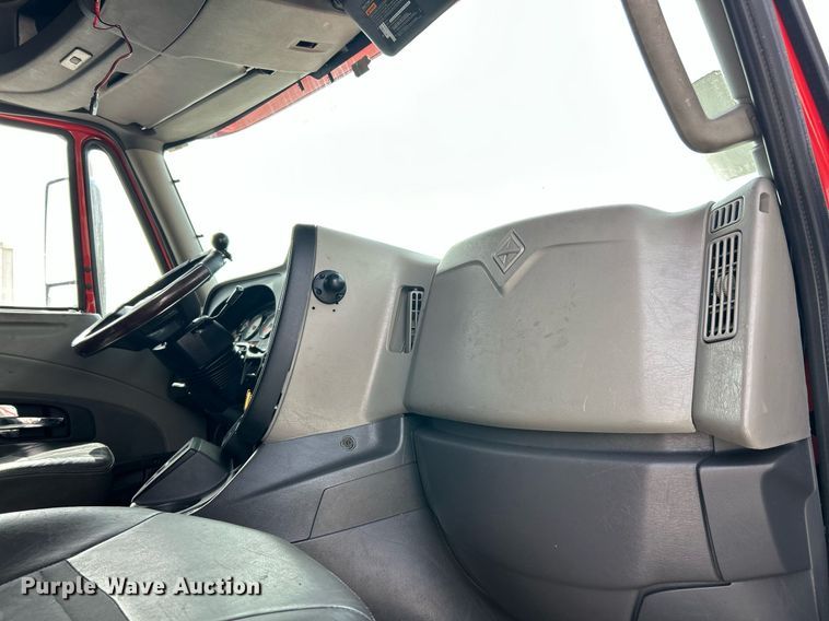 image for item EK2784 2017 International ProStar Plus semi truck