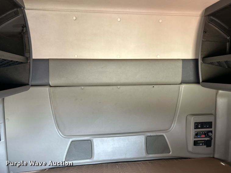 image for item EK2784 2017 International ProStar Plus semi truck