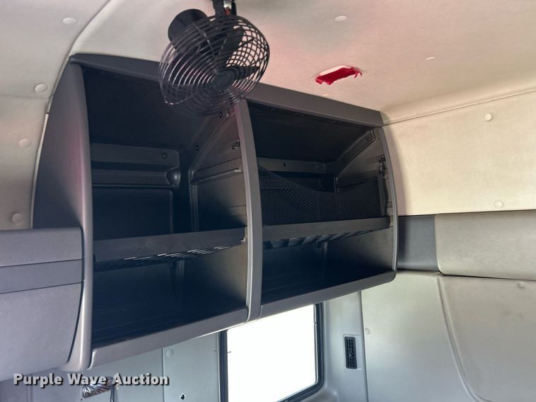 image for item EK2784 2017 International ProStar Plus semi truck