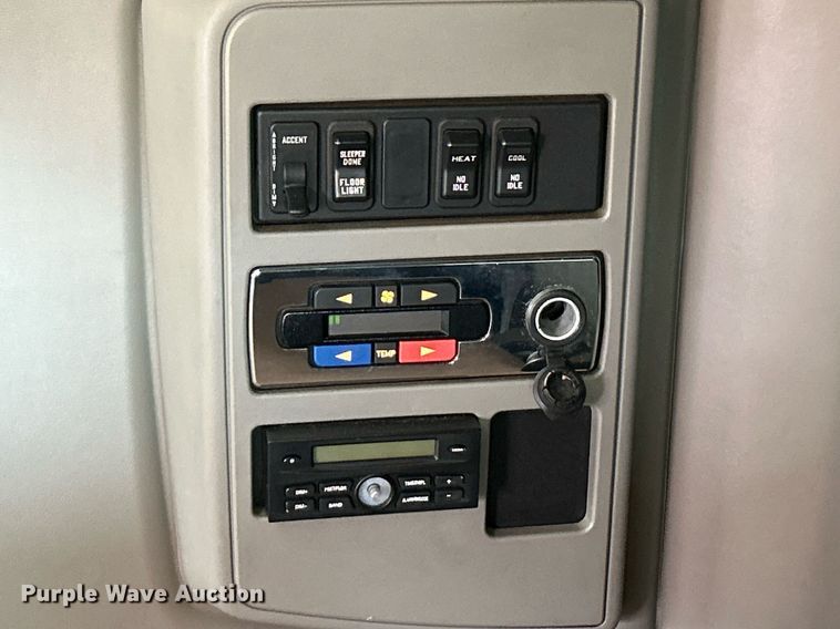 image for item EK2784 2017 International ProStar Plus semi truck