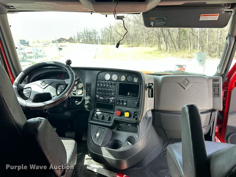 image for item EK2784 2017 International ProStar Plus semi truck