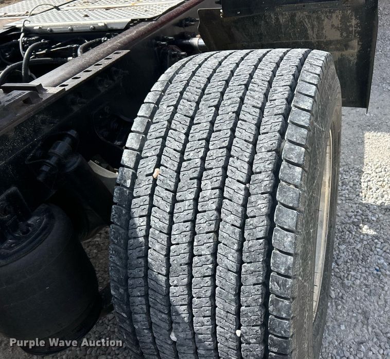 image for item EK2784 2017 International ProStar Plus semi truck