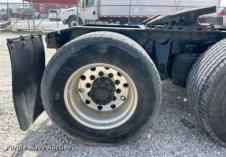 image for item EK2784 2017 International ProStar Plus semi truck