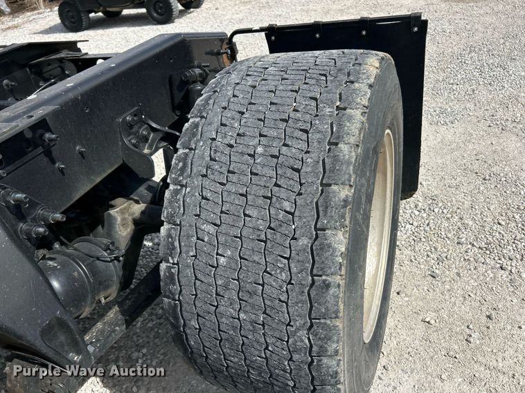 image for item EK2784 2017 International ProStar Plus semi truck