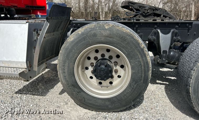 image for item EK2784 2017 International ProStar Plus semi truck