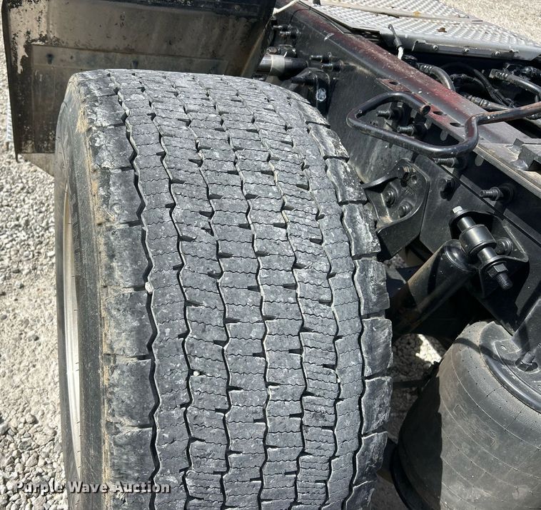 image for item EK2784 2017 International ProStar Plus semi truck