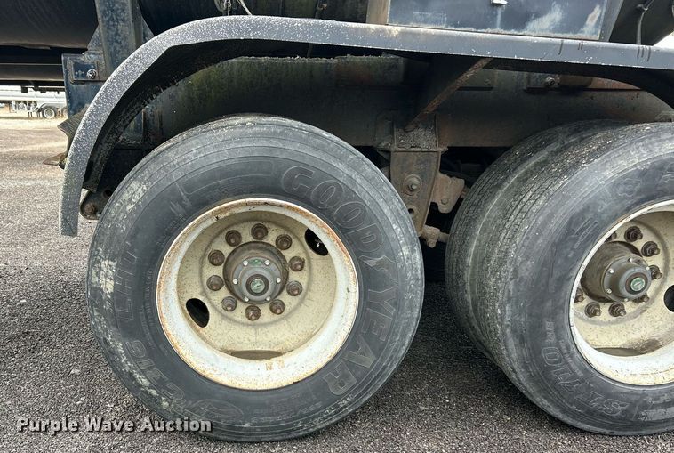 image for item EK2793 1993 Etnye TR6 tank trailer