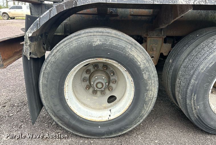 image for item EK2793 1993 Etnye TR6 tank trailer