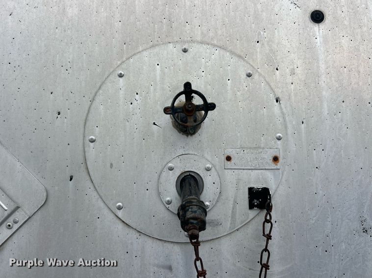 image for item EK2794 1991 Etnyre TR6 tank trailer