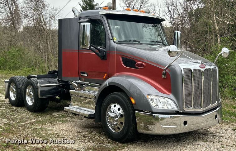 image for item EK2838 2020 Peterbilt 579 semi truck