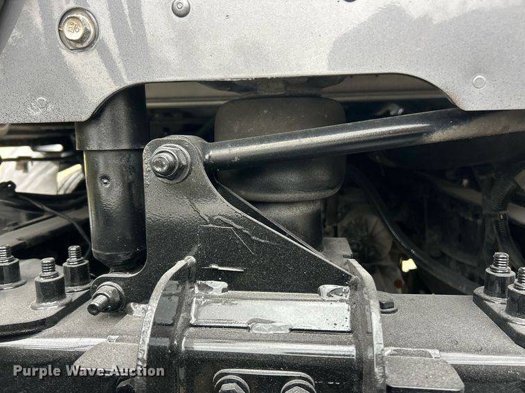 image for item EK2838 2020 Peterbilt 579 semi truck