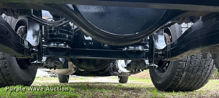 image for item EK2838 2020 Peterbilt 579 semi truck