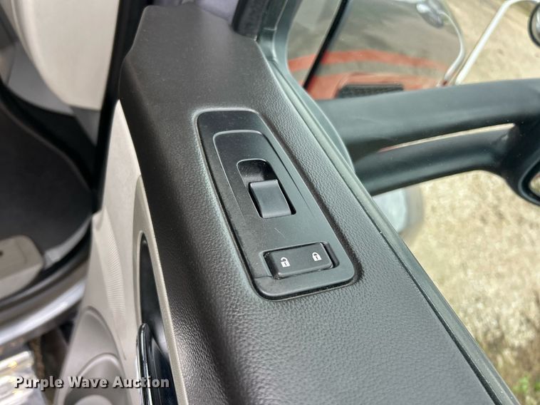 image for item EK2838 2020 Peterbilt 579 semi truck