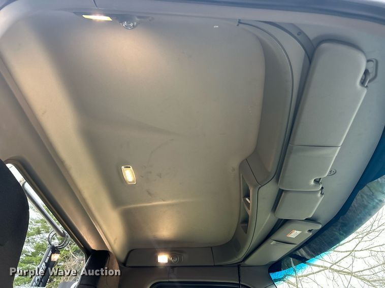 image for item EK2838 2020 Peterbilt 579 semi truck