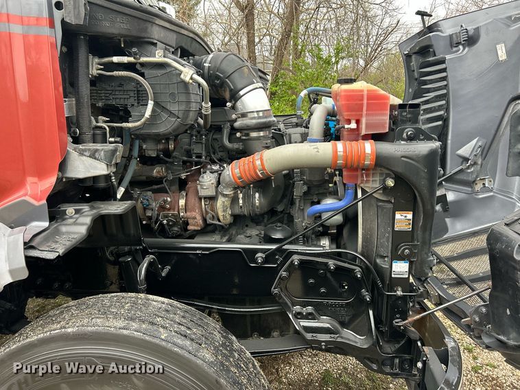 image for item EK2838 2020 Peterbilt 579 semi truck