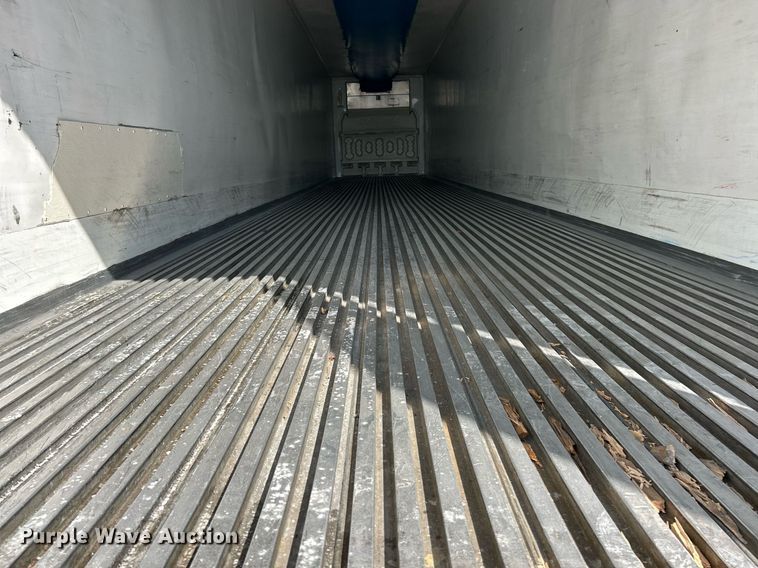 image for item EK2846 2011 Wabash refrigerated van trailer