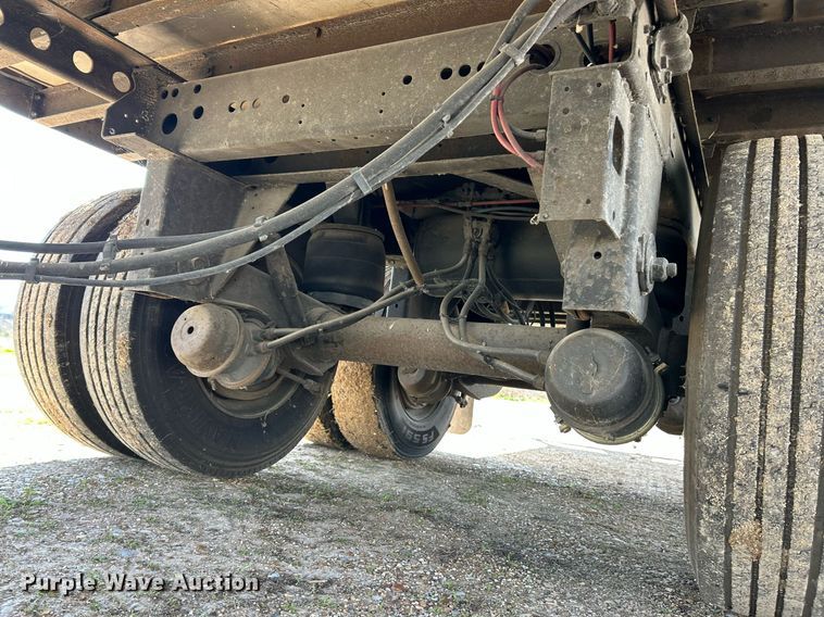 image for item EK2846 2011 Wabash refrigerated van trailer